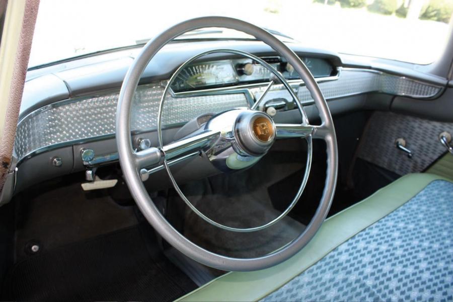 Торпедо Nash Ambassador Custom 1956 года  (фото 6 из 15)